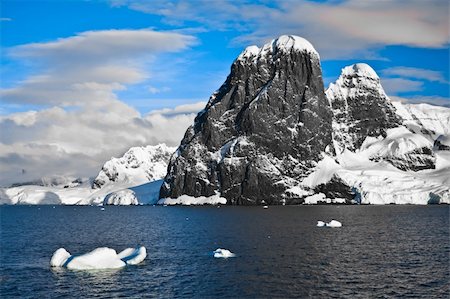 simsearch:400-04299207,k - Beautiful snow-capped mountains against the blue sky in Antarctica Stock Photo - Budget Royalty-Free & Subscription, Code: 400-04764551