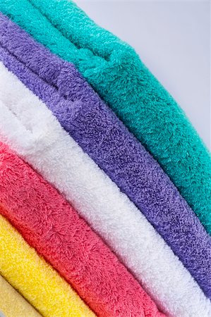simsearch:400-06564793,k - Bath towels against a white background in a studio environment Photographie de stock - Aubaine LD & Abonnement, Code: 400-04765914