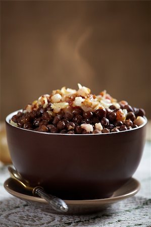 gray peas with bacon and onions in brown bowl Stock Photo - Budget Royalty-Free & Subscription, Code: 400-04766126