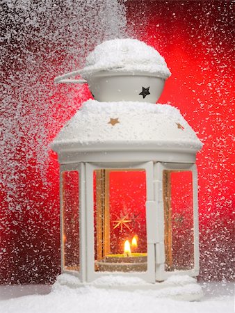 simsearch:400-06945463,k - Christmas lamp. Shallow dof.  Focused on fire. Photographie de stock - Aubaine LD & Abonnement, Code: 400-04767432