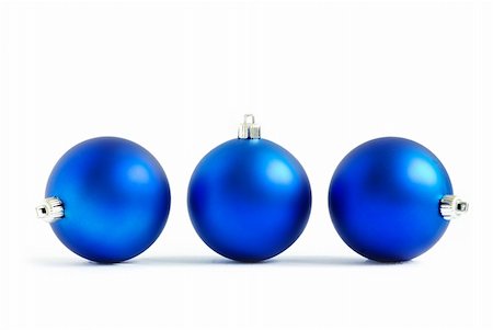 simsearch:400-04073863,k - blue christmas balls  isolated on a white Photographie de stock - Aubaine LD & Abonnement, Code: 400-04768090