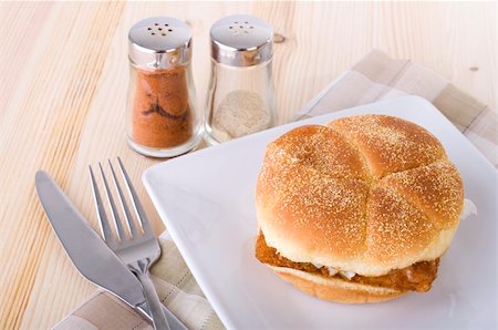 simsearch:689-03126705,k - close up photo of fish burger Stockbilder - Microstock & Abonnement, Bildnummer: 400-04769288