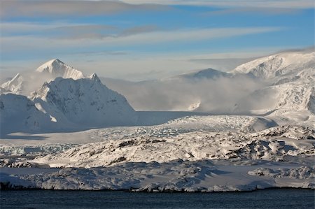 simsearch:862-03736156,k - Beautiful snow-capped mountains against the sky Photographie de stock - Aubaine LD & Abonnement, Code: 400-04760146
