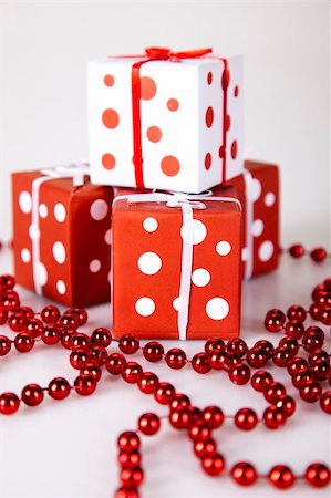 round ornament hanging of a tree - Christmas Stock Photo - Budget Royalty-Free & Subscription, Code: 400-04761335