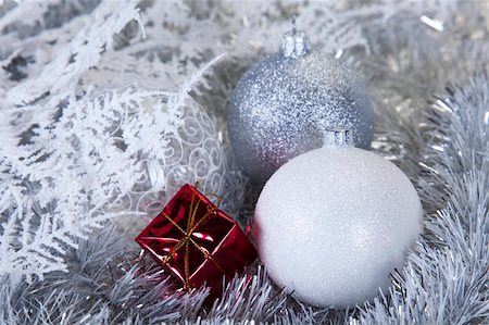 round ornament hanging of a tree - Christmas Stock Photo - Budget Royalty-Free & Subscription, Code: 400-04763018