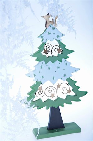 round ornament hanging of a tree - Christmas Stock Photo - Budget Royalty-Free & Subscription, Code: 400-04763125