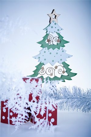 round ornament hanging of a tree - Christmas Stock Photo - Budget Royalty-Free & Subscription, Code: 400-04763274