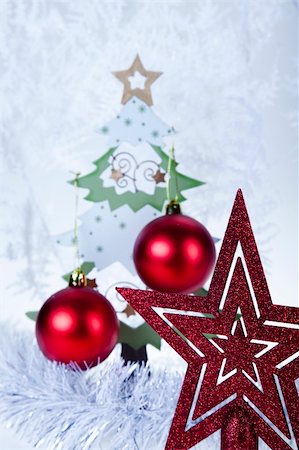 round ornament hanging of a tree - Christmas Stock Photo - Budget Royalty-Free & Subscription, Code: 400-04763273