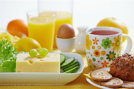 simsearch:400-05194830,k - cheese, boiled egg, bread, glass of orange juice and tea cup Stockbilder - Microstock & Abonnement, Bildnummer: 400-04763324