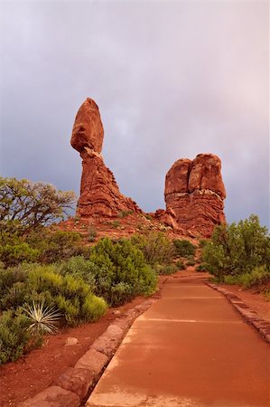 simsearch:400-08315675,k - Balanced Rock, Arches National Park, Utah, USA Stock Photo - Budget Royalty-Free & Subscription, Code: 400-04775540