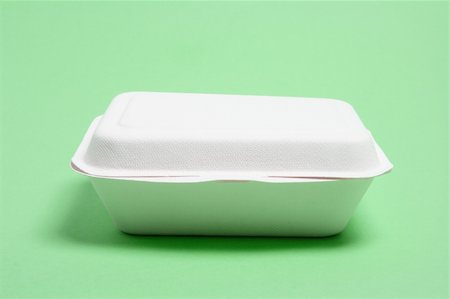 polystyrène - Polystyrene Food Box on green Background Foto de stock - Super Valor sin royalties y Suscripción, Código: 400-04775684