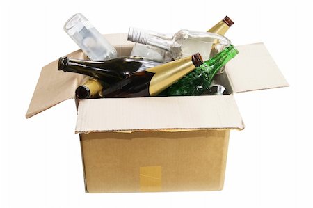simsearch:400-04775658,k - Empty Bottles in Cardboard Box on White Background Photographie de stock - Aubaine LD & Abonnement, Code: 400-04776135