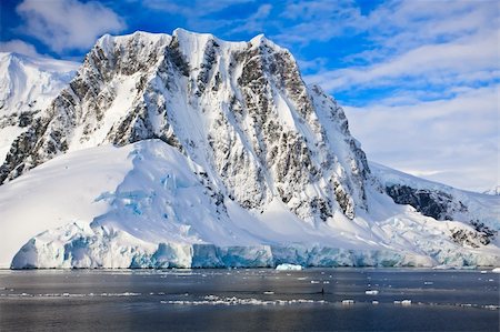 simsearch:700-03849510,k - Beautiful snow-capped mountains against the blue sky in Antarctica Stockbilder - Microstock & Abonnement, Bildnummer: 400-04777017