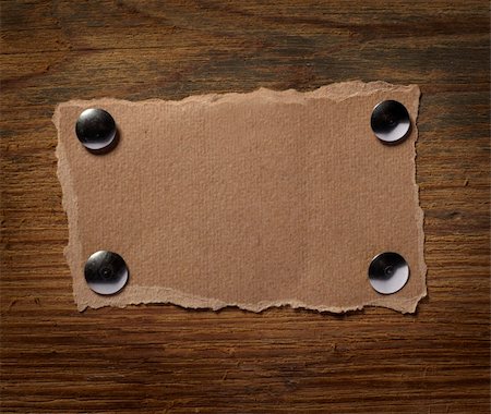 simsearch:400-04069690,k - close up of grunge note paper on wooden background Photographie de stock - Aubaine LD & Abonnement, Code: 400-04779029