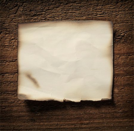 simsearch:400-04779090,k - close up of grunge note paper on wooden background Foto de stock - Super Valor sin royalties y Suscripción, Código: 400-04779045