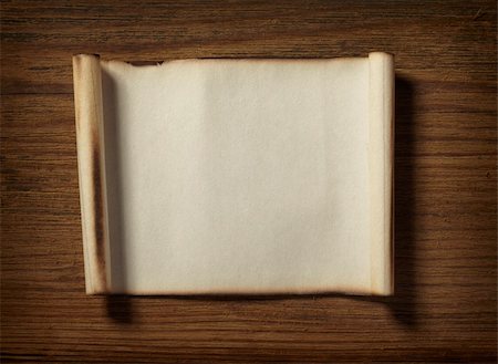 simsearch:400-07499421,k - close up of grunge note paper on wooden background Stock Photo - Budget Royalty-Free & Subscription, Code: 400-04779086