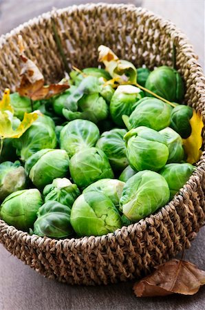 simsearch:400-06429494,k - Basket of green brussels sprouts with autumn leaves Stock Photo - Budget Royalty-Free & Subscription, Code: 400-04771092