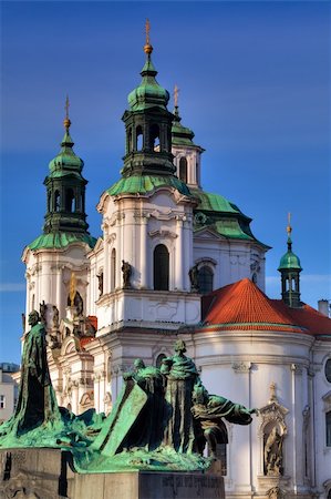 simsearch:6129-09045046,k - Detail of Baroque St. Nicholas' Cathedral on the Oldtown Square in Prague Foto de stock - Royalty-Free Super Valor e Assinatura, Número: 400-04772050