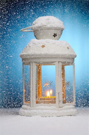 simsearch:400-06945463,k - Christmas lamp. Shallow dof.  Focused on fire. Photographie de stock - Aubaine LD & Abonnement, Code: 400-04772159