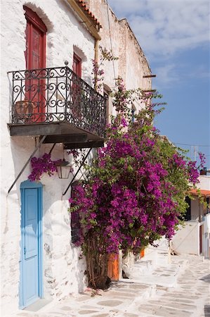 Typical alley houses on the island of Kithira, Greece Stock Photo - Budget Royalty-Free & Subscription, Code: 400-04772534