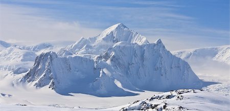 simsearch:700-03849510,k - Beautiful snow-capped mountains against the blue sky Stockbilder - Microstock & Abonnement, Bildnummer: 400-04773208