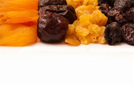 simsearch:400-07510855,k - dried apricots, raisins and  dates Photographie de stock - Aubaine LD & Abonnement, Code: 400-04773498