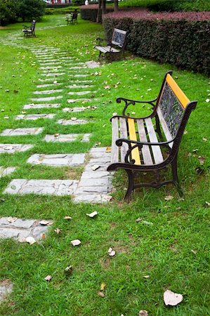 simsearch:400-06892144,k - the alley of a garden outdoor. Stockbilder - Microstock & Abonnement, Bildnummer: 400-04784132