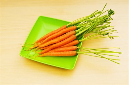 simsearch:400-04243170,k - Fresh carrots on the wooden table Stock Photo - Budget Royalty-Free & Subscription, Code: 400-04785017