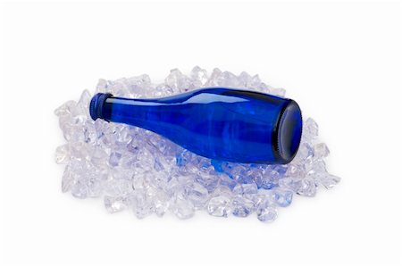 simsearch:400-04792707,k - Green bottle of water on ice cubes Stock Photo - Budget Royalty-Free & Subscription, Code: 400-04786889