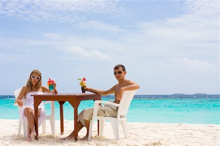 honeymoon with cocktails on a tropical beach Stock Photo - Budget Royalty-Free & Subscription, Code: 400-04788794