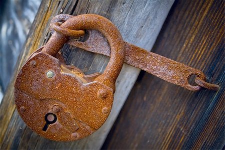 pictures of antique locks - Ukraine. A museum of national architecture and life Pirogovo Stock Photo - Budget Royalty-Free & Subscription, Code: 400-04789789