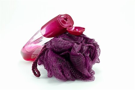 Purple bath sponge and shower gel on white Foto de stock - Super Valor sin royalties y Suscripción, Código: 400-04789829