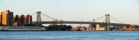 ponte williamsburg - New York City Williamsburg Bridge panorama in Manhattan over Hudson River. Foto de stock - Royalty-Free Super Valor e Assinatura, Número: 400-04782249
