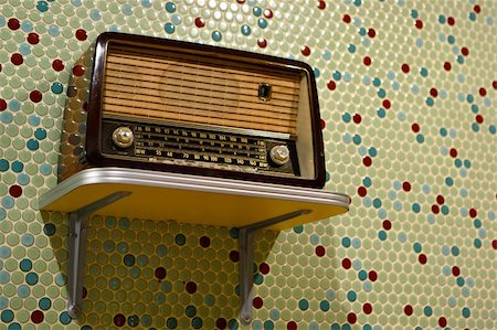 radio old images color - grungy retro radio Stock Photo - Budget Royalty-Free & Subscription, Code: 400-04782708