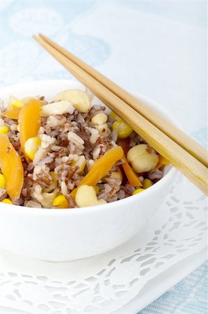 simsearch:400-05126376,k - Asian Healthy Fried Rice, served with chopsticks Foto de stock - Royalty-Free Super Valor e Assinatura, Número: 400-04783430