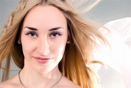 Young beautiful smiling  bride  close-up Stockbilder - Microstock & Abonnement, Bildnummer: 400-04795423