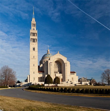 Basilica of the National Shrine of the Immaculate Conception in Washington DC on a clear winter day Foto de stock - Royalty-Free Super Valor e Assinatura, Número: 400-04795504