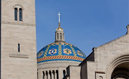simsearch:400-07260531,k - Mosaic covered Dome of Basilica of the National Shrine of the Immaculate Conception in Washington DC on a clear winter day Photographie de stock - Aubaine LD & Abonnement, Code: 400-04795507