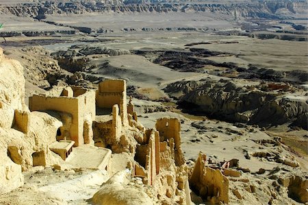 pilgrims tibet - Relics of a famous ancient castle in Tibet Stock Photo - Budget Royalty-Free & Subscription, Code: 400-04797090