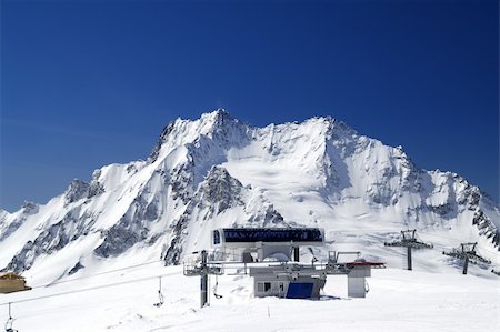 simsearch:400-07902631,k - Station of ropeway. Ski resort. Caucasus Mountains, Dombay. Photographie de stock - Aubaine LD & Abonnement, Code: 400-04797157