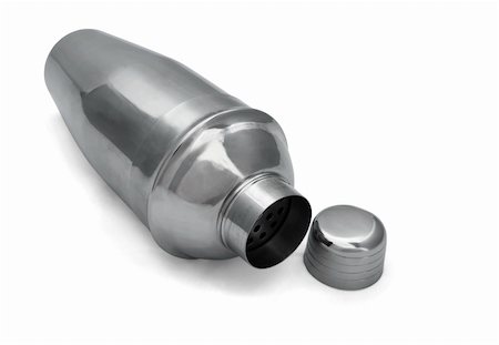 simsearch:400-06914721,k - stainless steel cocktail  shaker isolated on white Foto de stock - Super Valor sin royalties y Suscripción, Código: 400-04797183