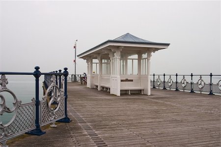 simsearch:400-06761996,k - Famous lighthouse in Swanage in Great Britain Foto de stock - Super Valor sin royalties y Suscripción, Código: 400-04797762