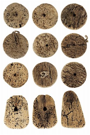 simsearch:400-05254289,k - Old fishing net cork on white background Photographie de stock - Aubaine LD & Abonnement, Code: 400-04797795