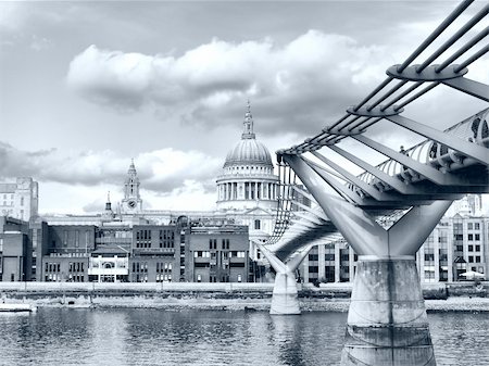 St Paul Cathedral in London, United Kingdom (UK) - high dynamic range HDR - black and white Stock Photo - Budget Royalty-Free & Subscription, Code: 400-04797887