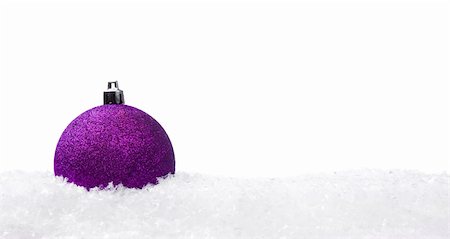simsearch:400-04073863,k - Christmas ball with snow Photographie de stock - Aubaine LD & Abonnement, Code: 400-04792663