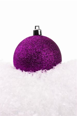 simsearch:400-04073863,k - Christmas ball with snow Photographie de stock - Aubaine LD & Abonnement, Code: 400-04792670