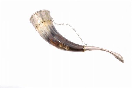 simsearch:400-07055666,k - The cow horn for wine on a white background Fotografie stock - Microstock e Abbonamento, Codice: 400-04804798