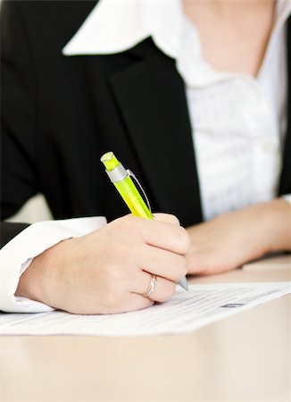 simsearch:400-04004067,k - hand of woman making notes in her notebook Foto de stock - Royalty-Free Super Valor e Assinatura, Número: 400-04805104