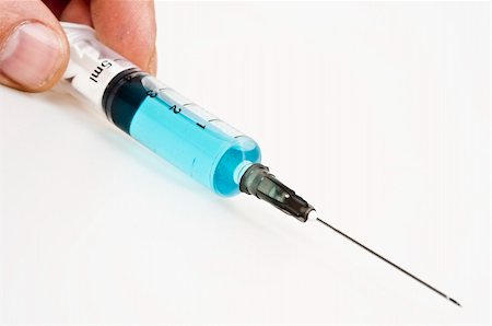 simsearch:400-05919377,k - Isolated syringe on white background Foto de stock - Super Valor sin royalties y Suscripción, Código: 400-04805548