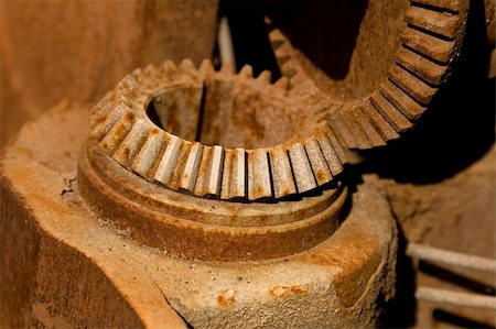 power ax - detail of old rusty gears, transmission wheels Photographie de stock - Aubaine LD & Abonnement, Code: 400-04806721